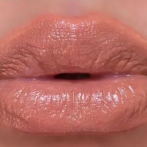 ❄️✔️BECCA Glow Lip Gloss Beach Bum